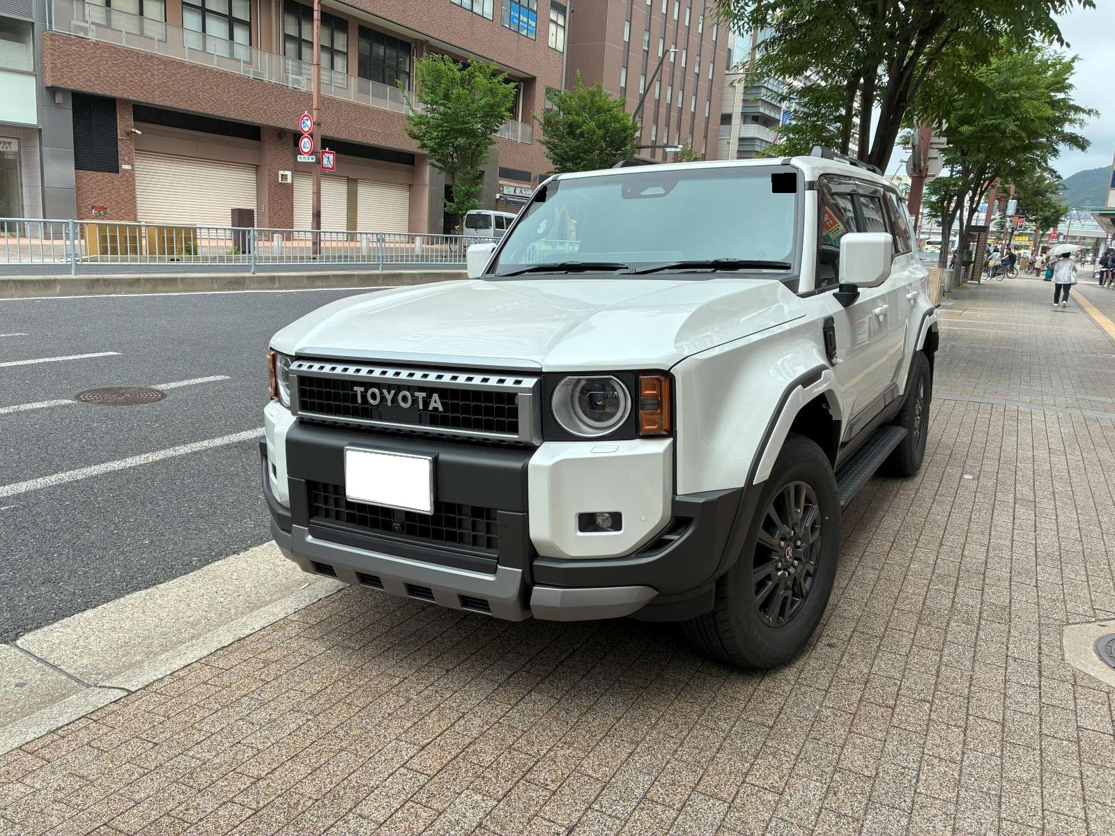 トヨタ　ランドクルーザー　カーセキュリティ取付　パンテーラを取り付けさせていただきました。