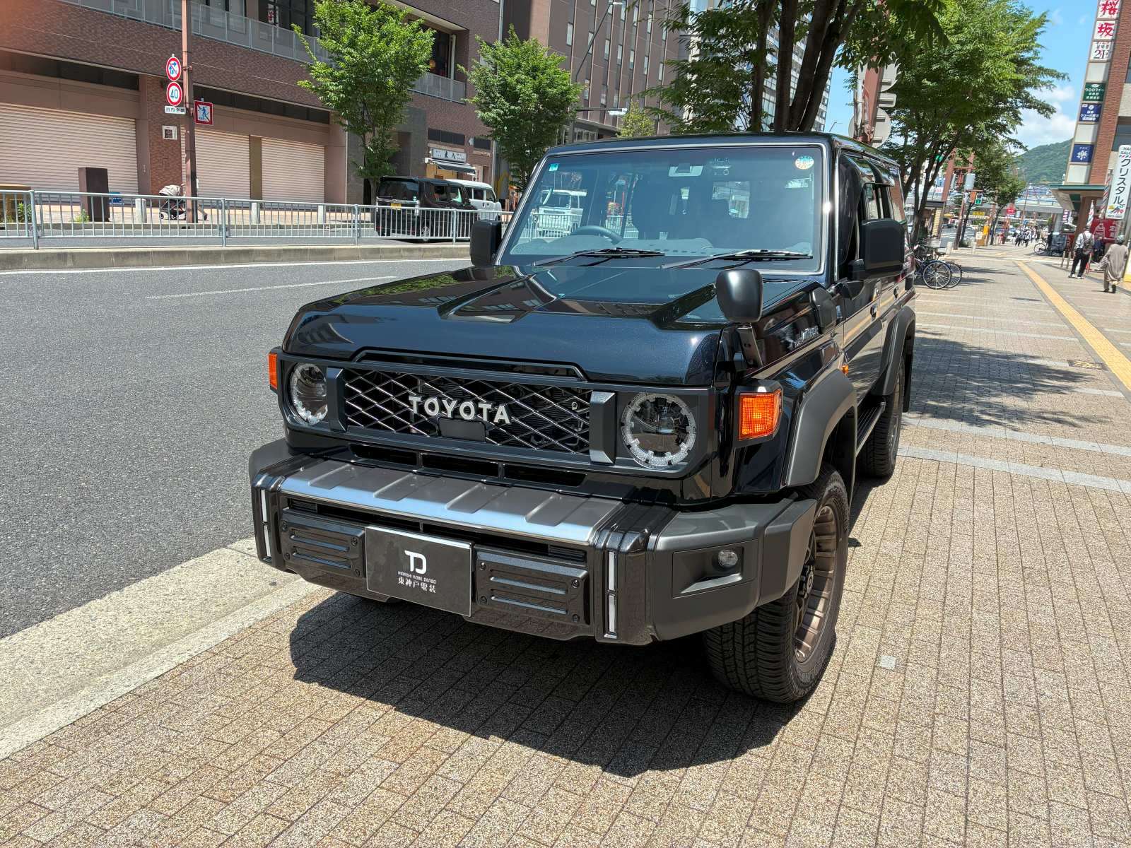 トヨタ　ランドクルーザー７０　セキュリティ取付させていただきました。