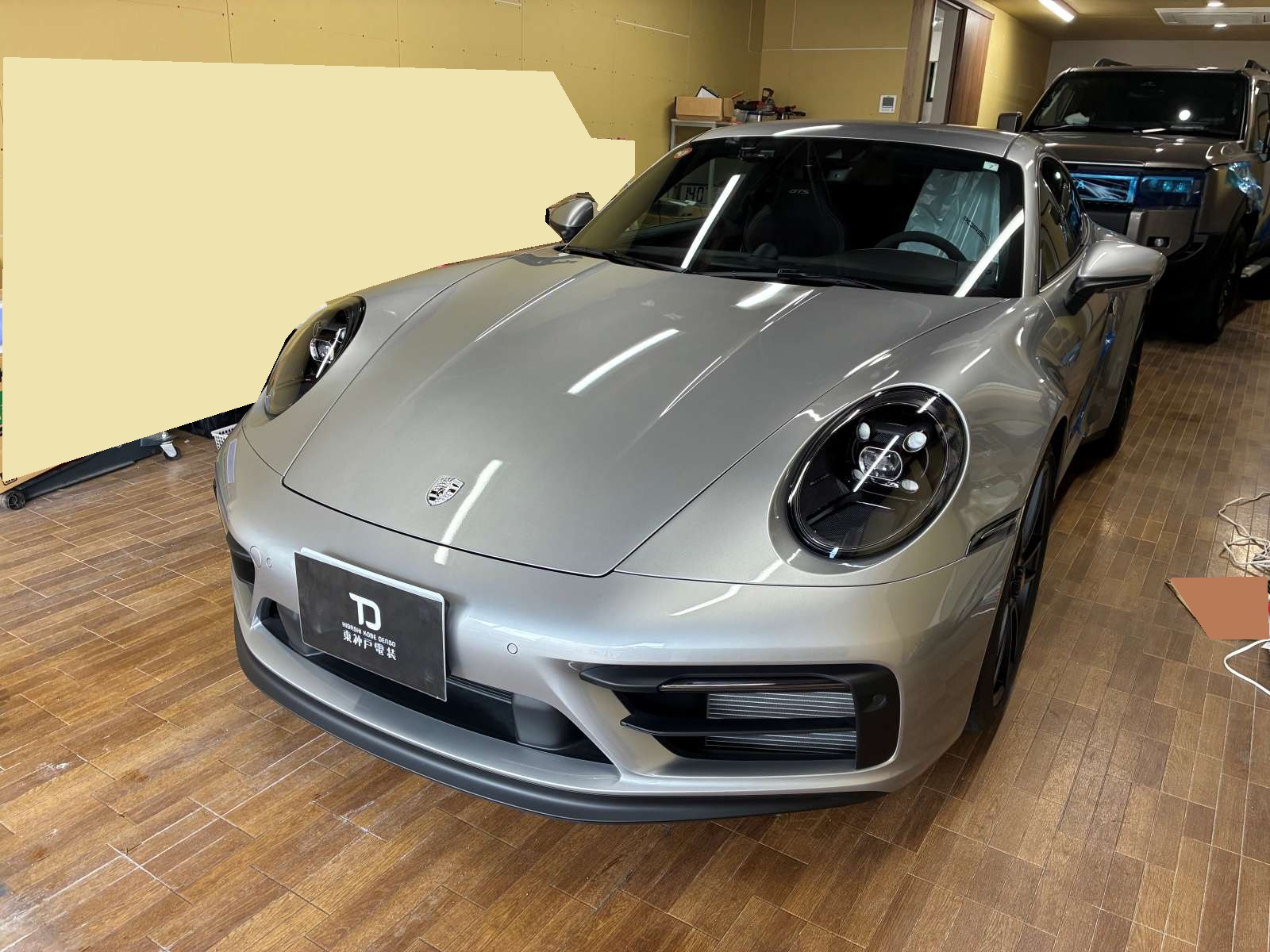 Porsche 911 992 GTS YPK31L スマホホルダーなど取り付けさせていただきました。