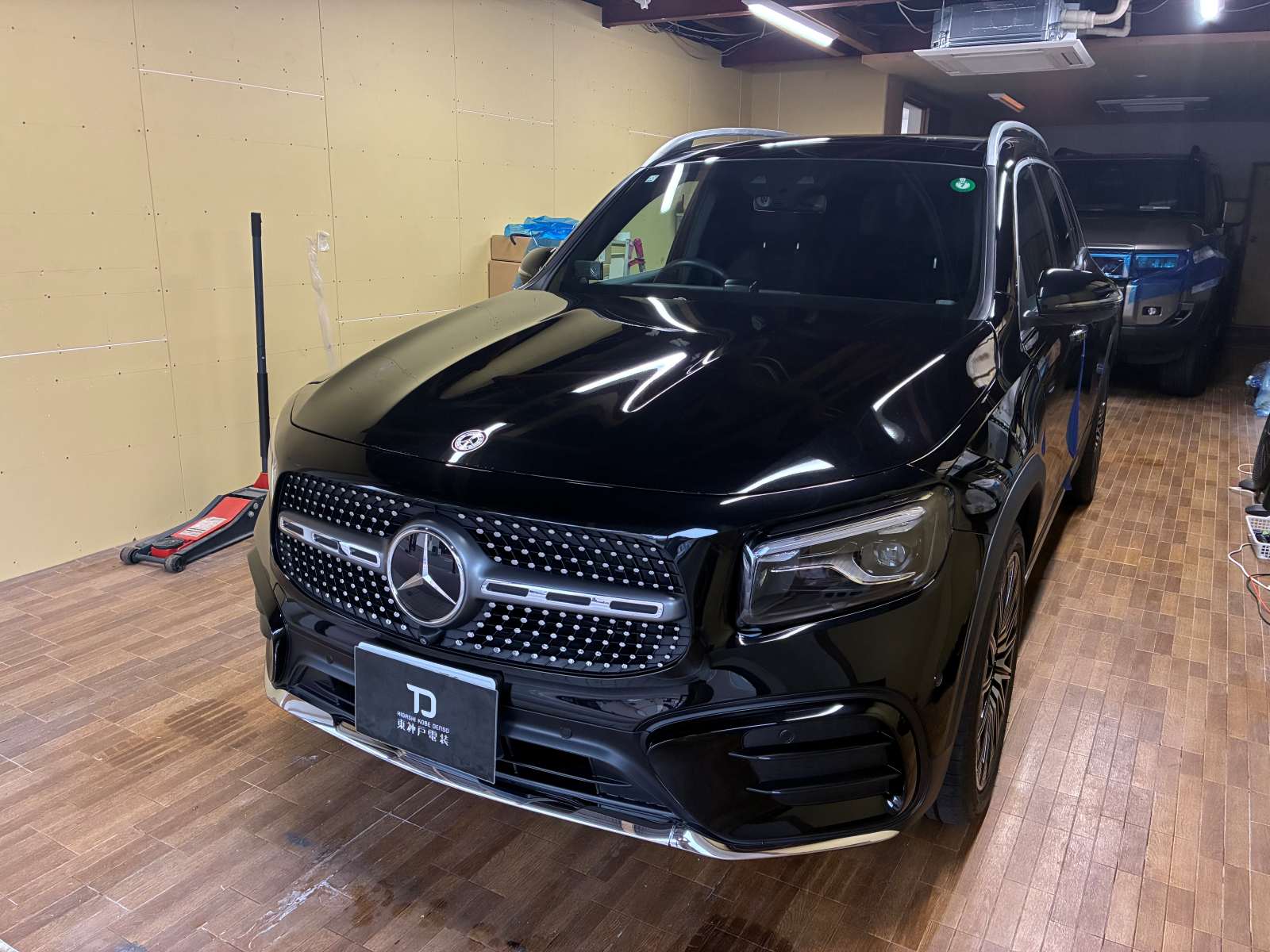 Mercedes-Benz GLBにVREC-MS700D-D、ZK2100の取り付けをさせていただきました。