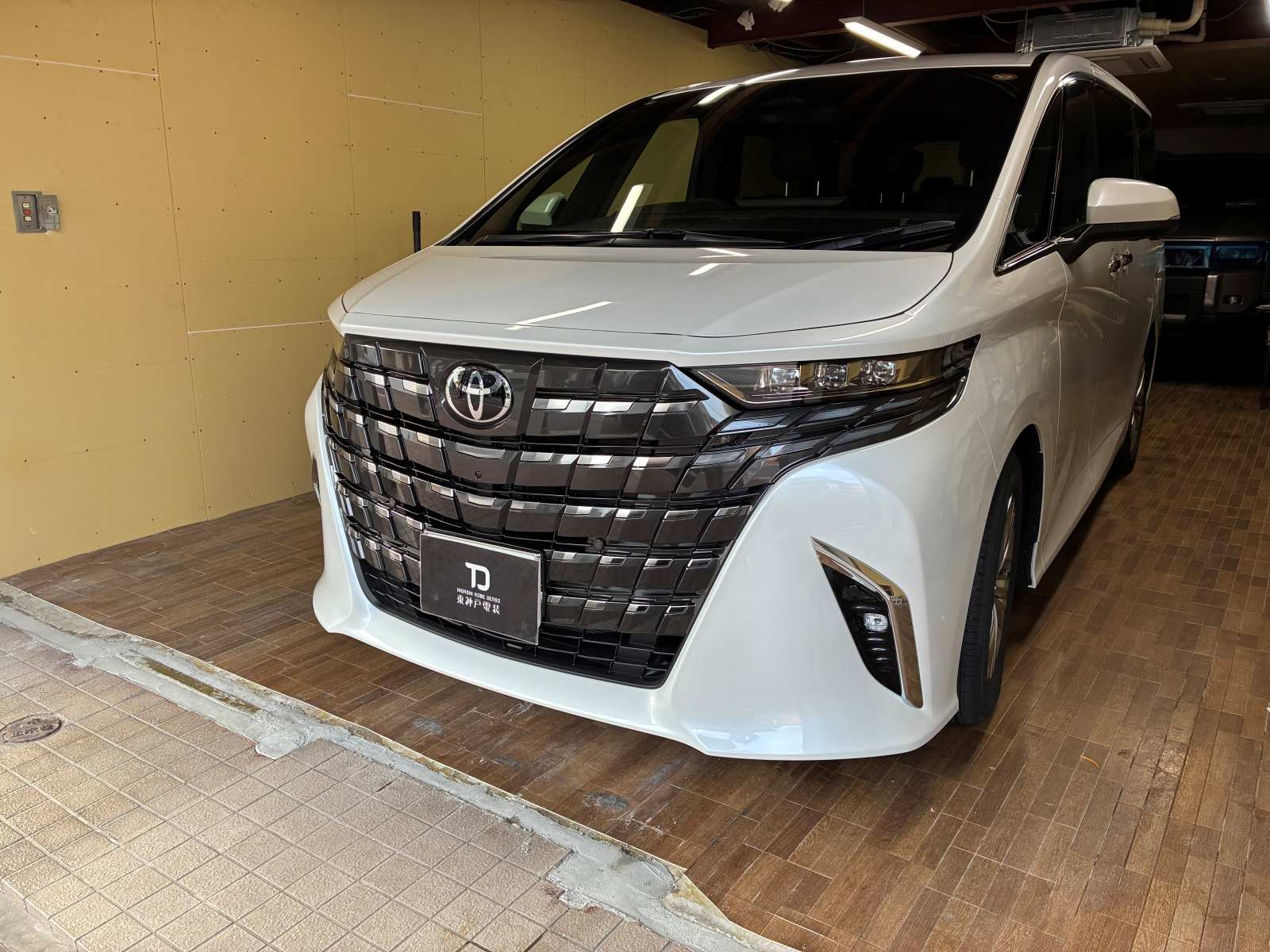 TOYOTA 40ALPHARD HYBRID セキュリティの取り付けをさせていただきました。