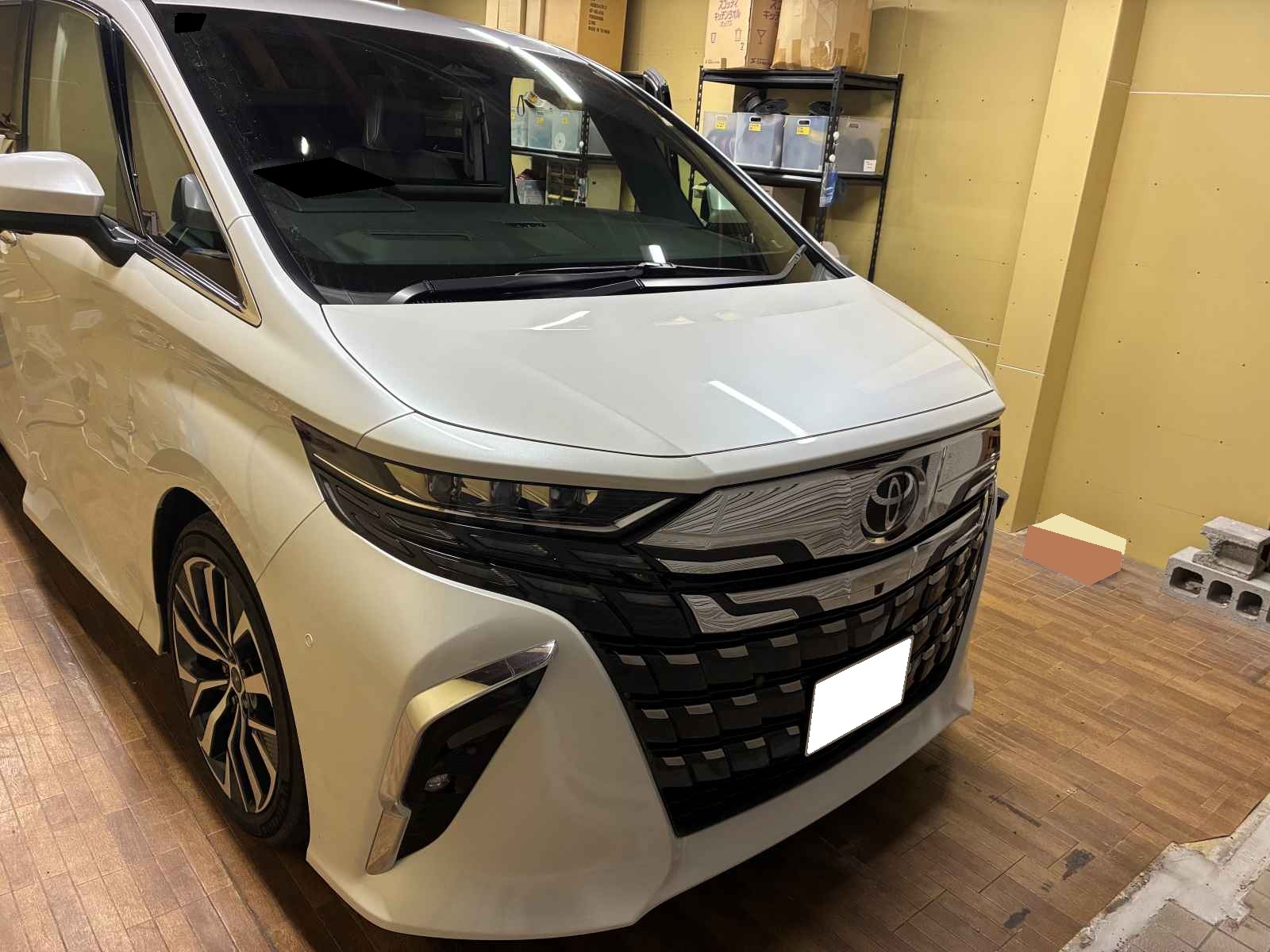 TOYOTA ALPHARD その他電装品取付 TVキャンセラー取付させていただきました。
