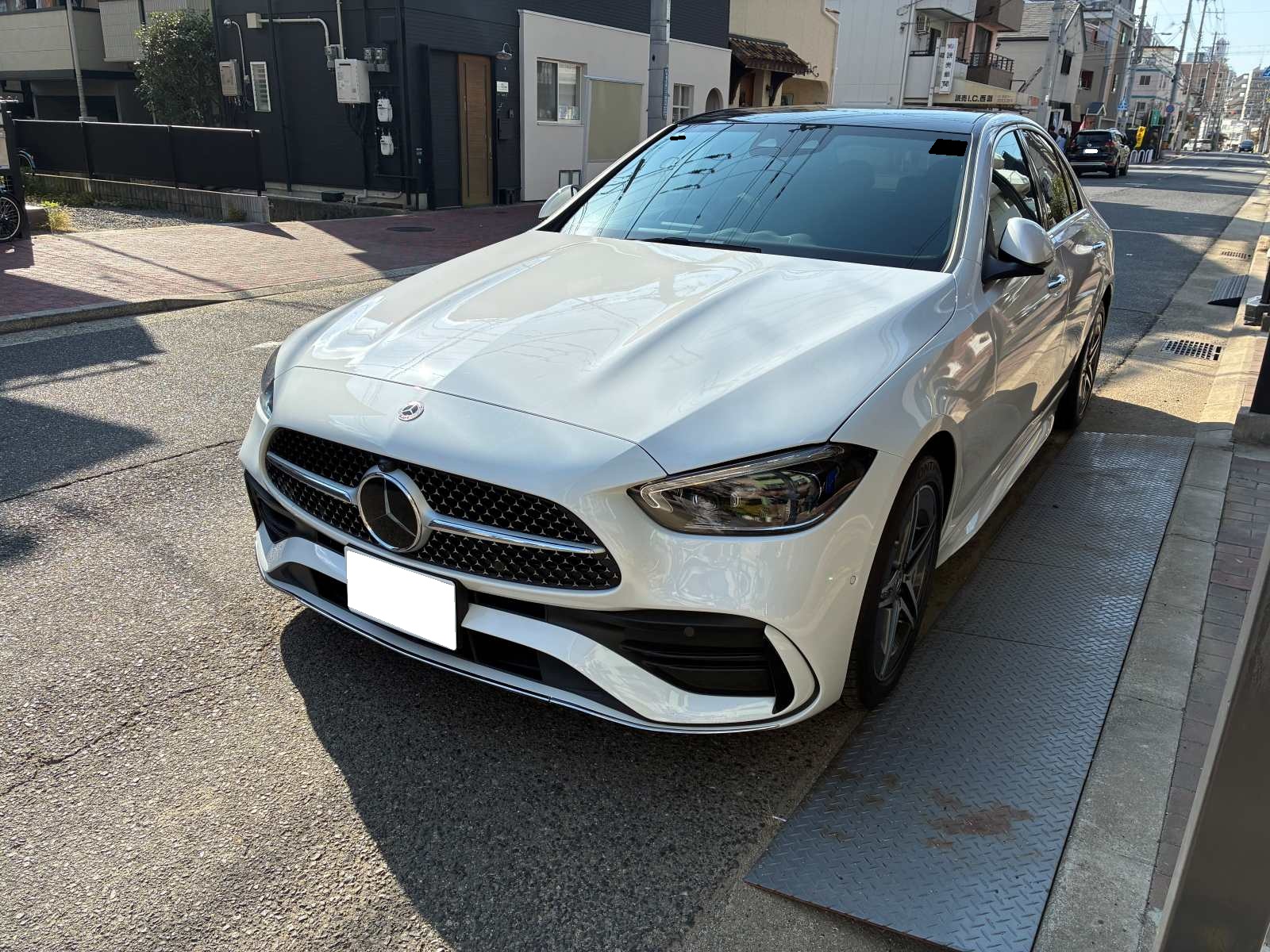 Mersedes Benz C200 その他電装品取付 ご依頼いただきました。