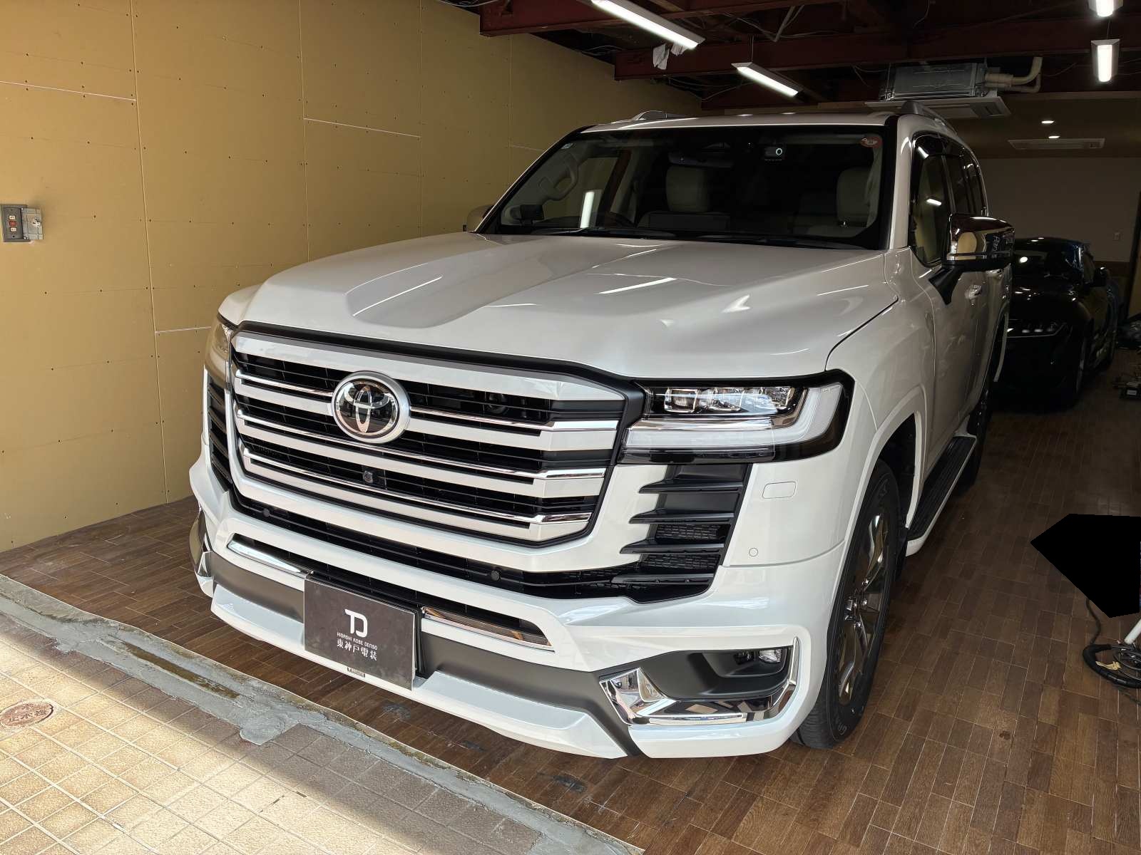 TOYOTA LAND CRUISER300にカーセキュリティの取り付けをさせていただきました。