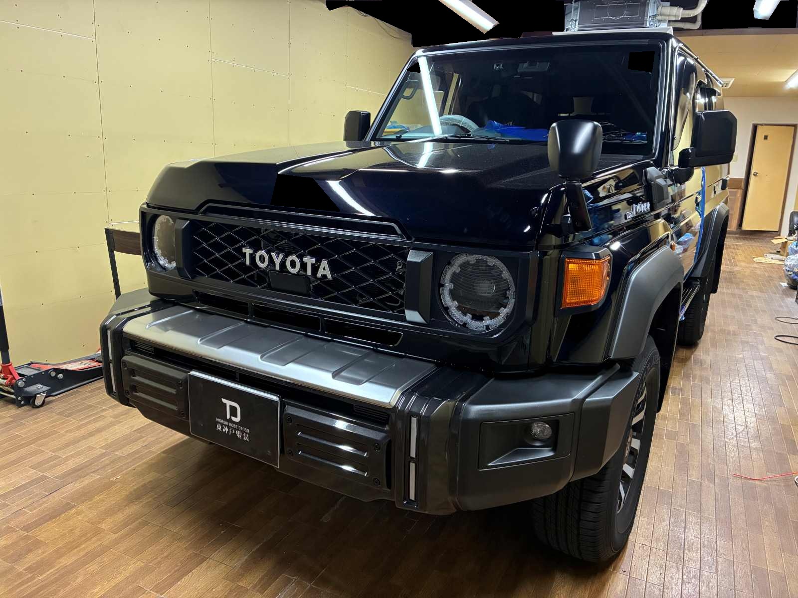 TOYOTA LANDCRUISER70 カーセキュリティ Pantheraを取付させていただきました。
