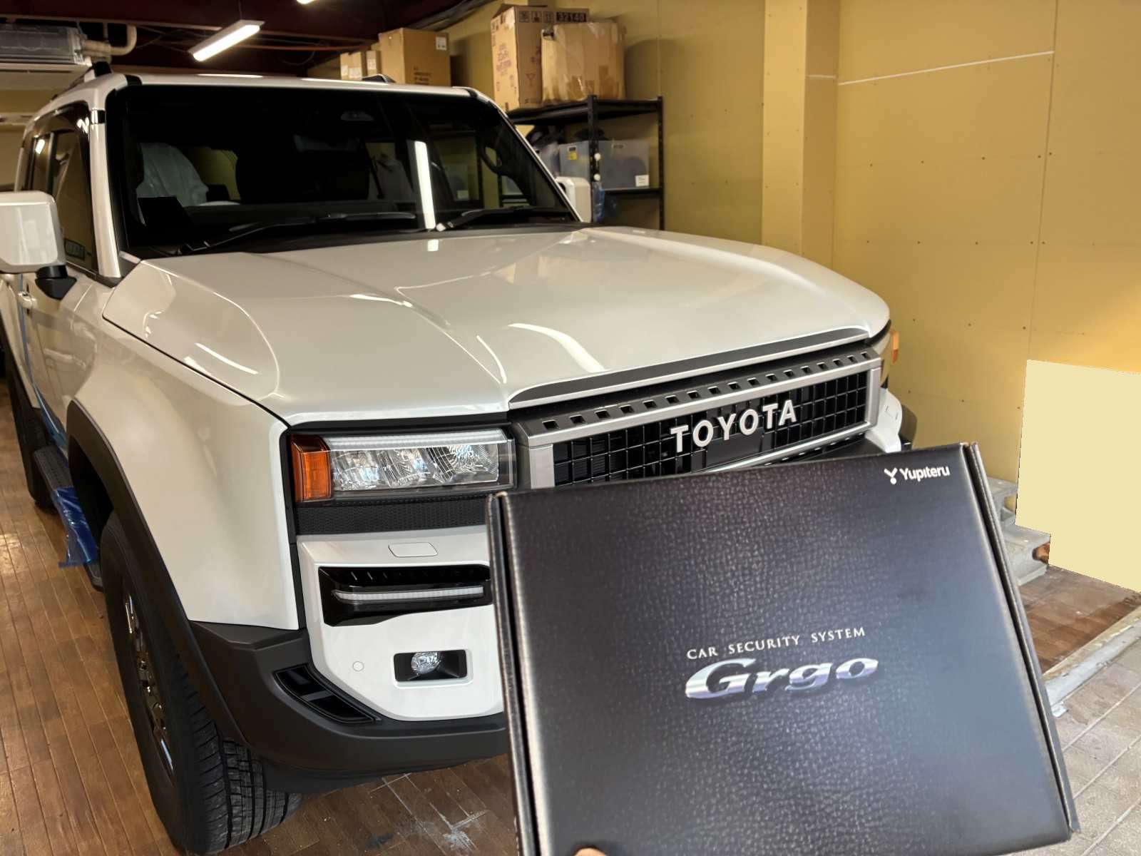 TOYOTA LAND CRUISER カーセキュリティ取付ご依頼いただきました。