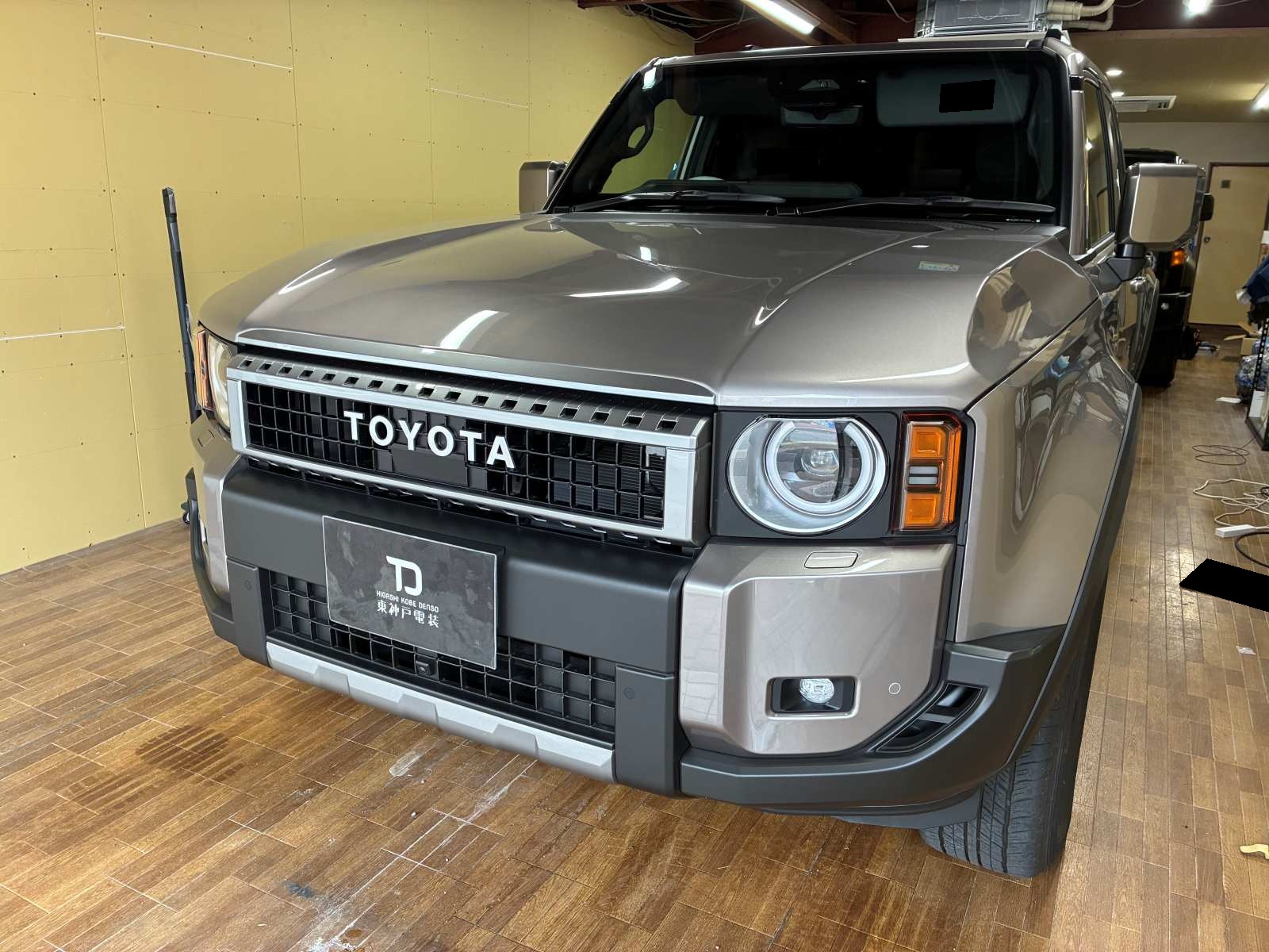 TOYOTA LANDCRUISER250 カーセキュリティの取付をさせていただきました。