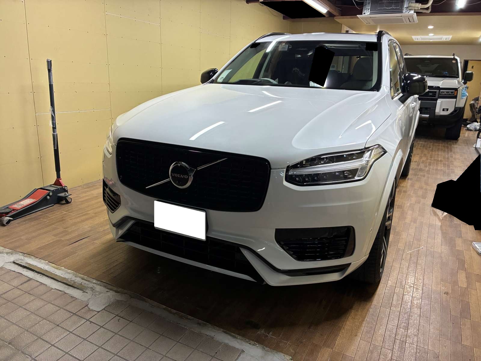 VOLVO XC90 その他電装系取付 ご依頼いただきました。
