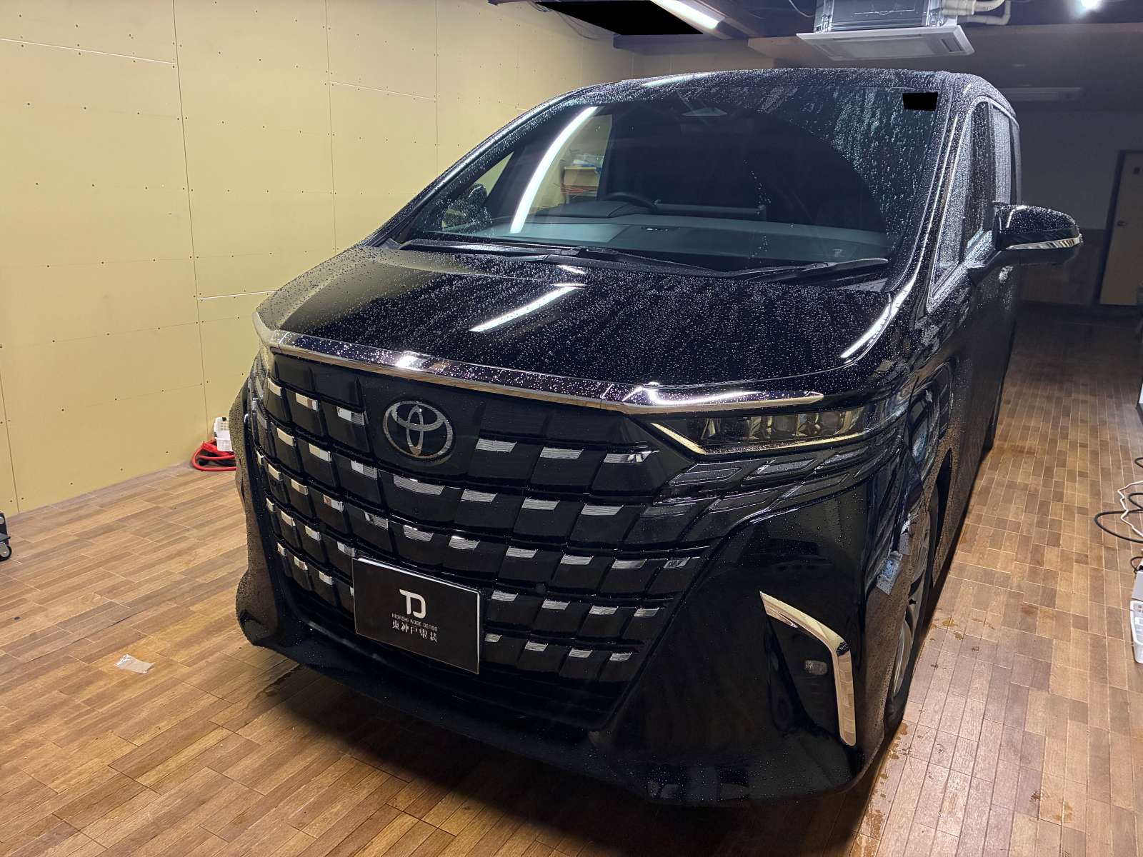 TOYOTA ALPHARD カーセキュリティ アンビエントライト ルームランプ全灯化 取付施工させていただきました。