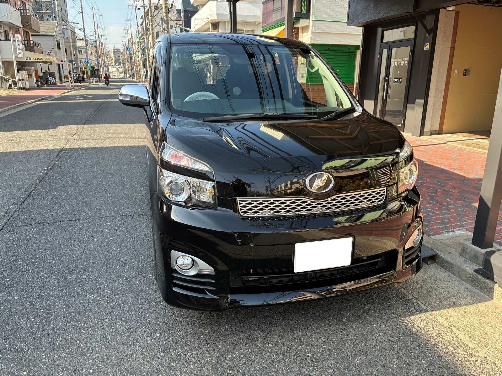 TOYOTA VOXY その他電装系取付ご依頼いただきました。