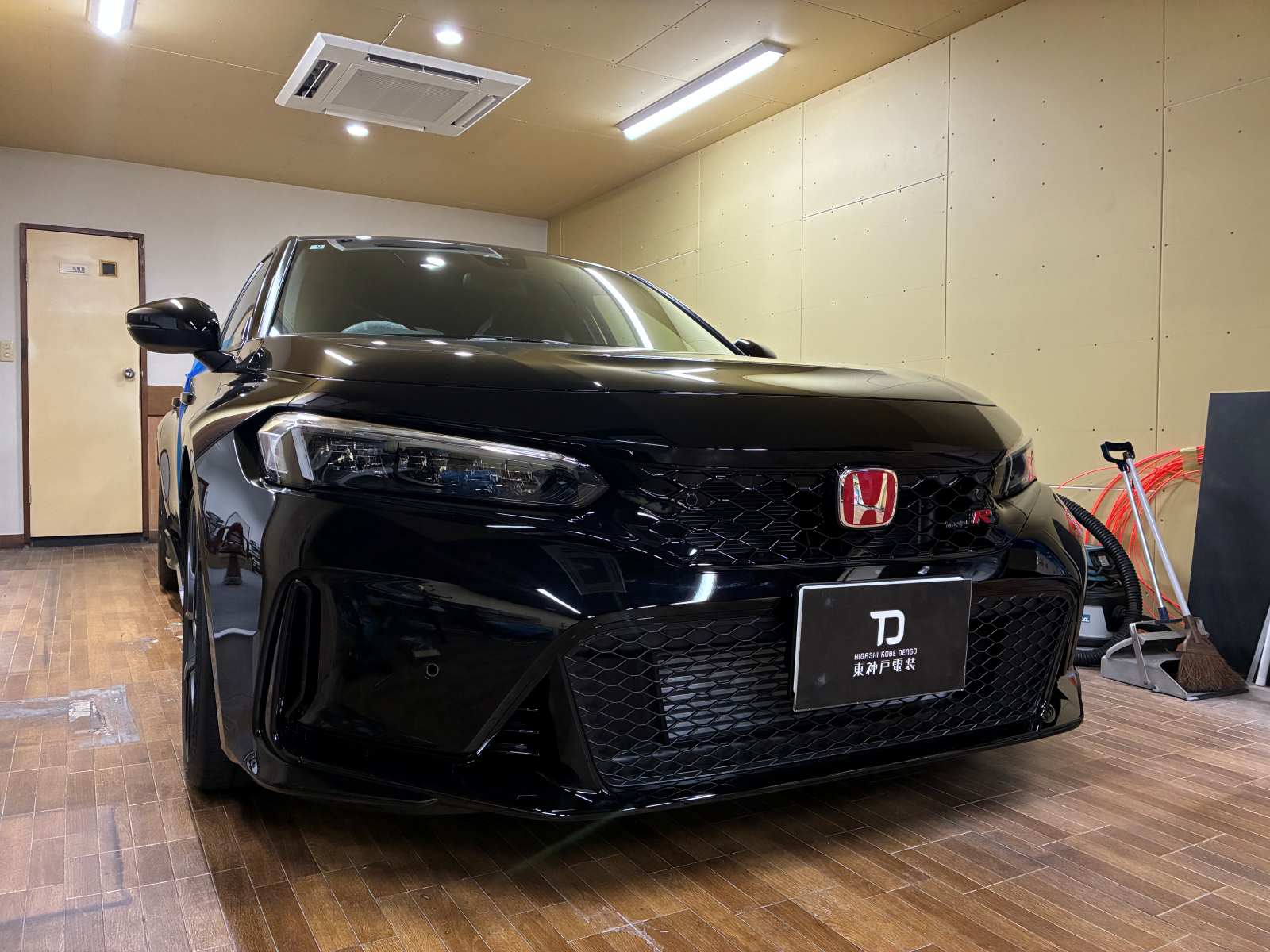 HONDA CIVIC TYPE-R カーセキュリティ Pantheraを取付させていただきました。