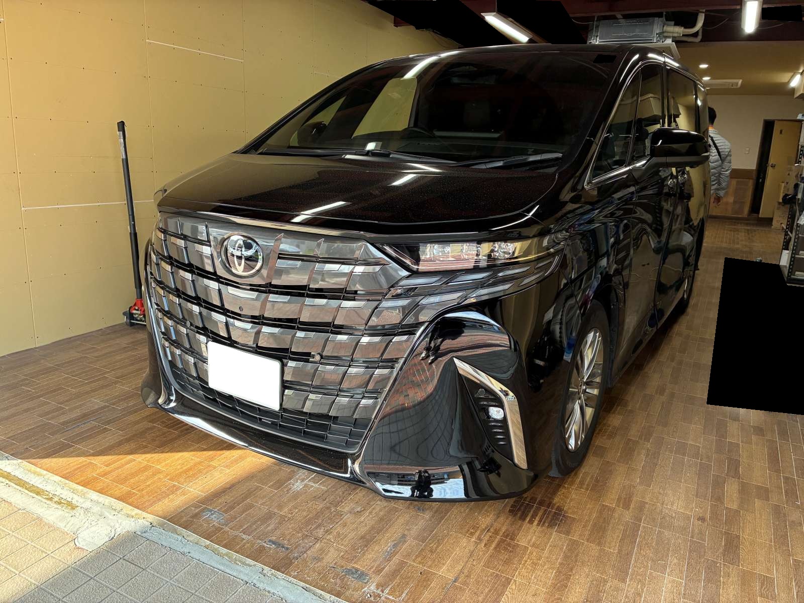 TOYOTA ALPHARD その他電装系取付ご依頼いただきました。