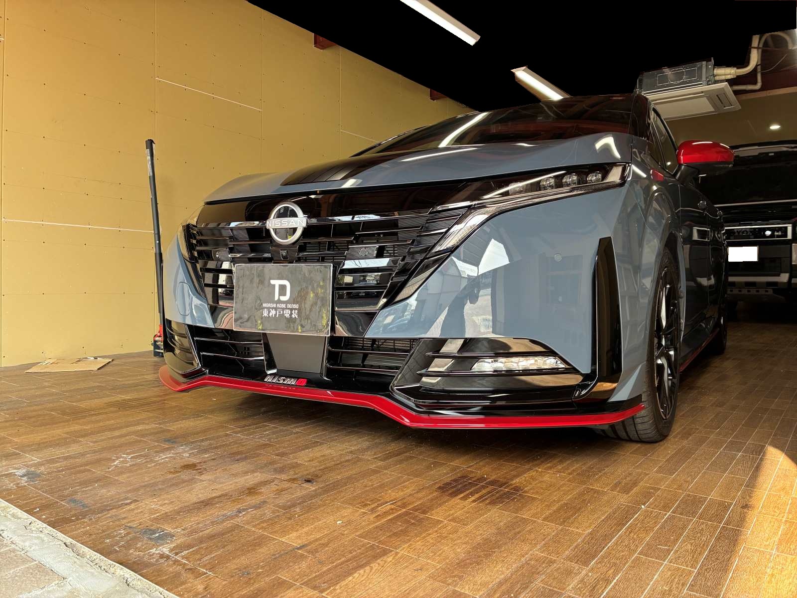 NISSAN NOTE AURA ROOF DEADENING 施工ご依頼いただきました。