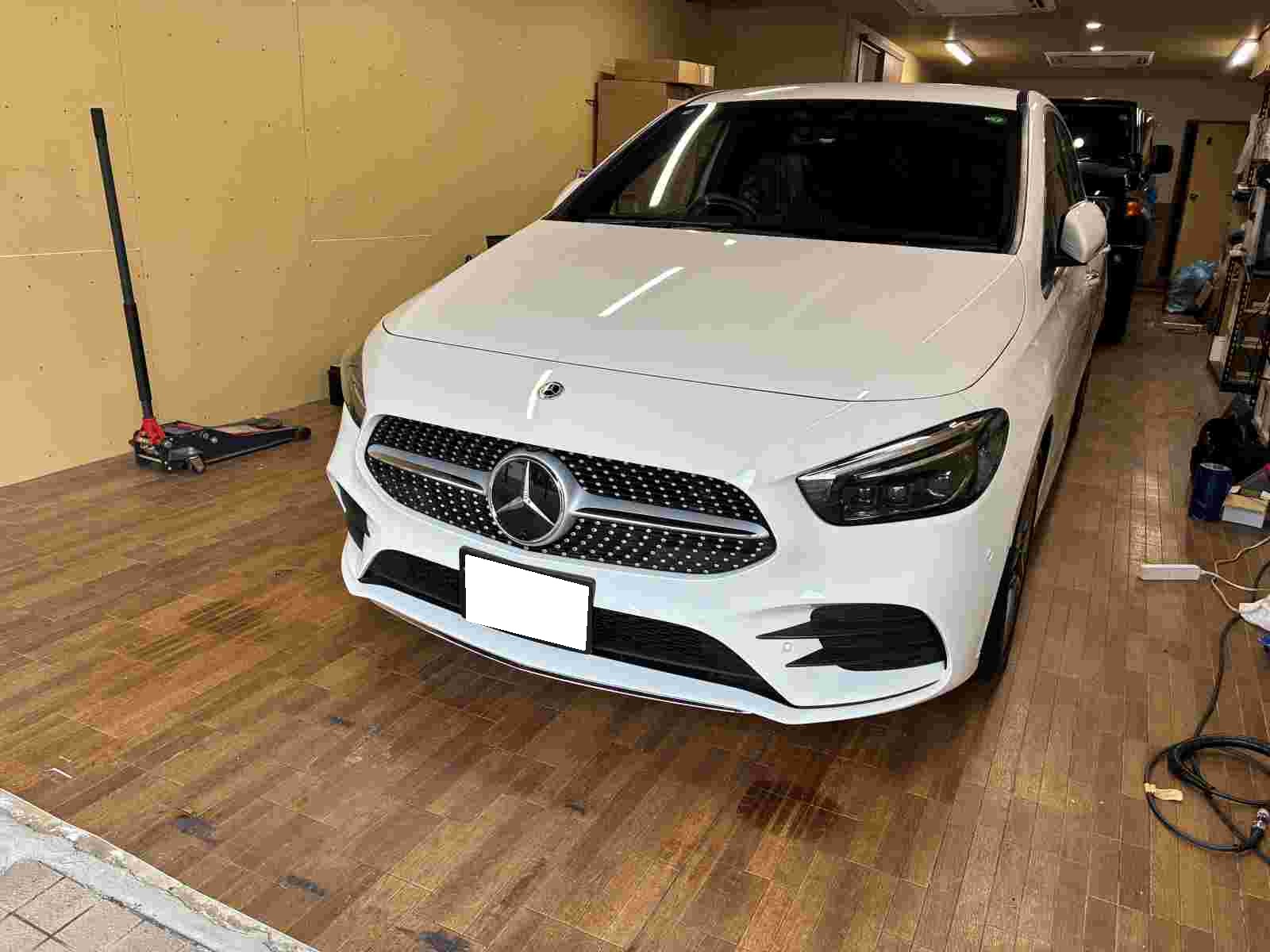 Mercedes Benz B-Class その他電装系取付ご依頼いただきました。