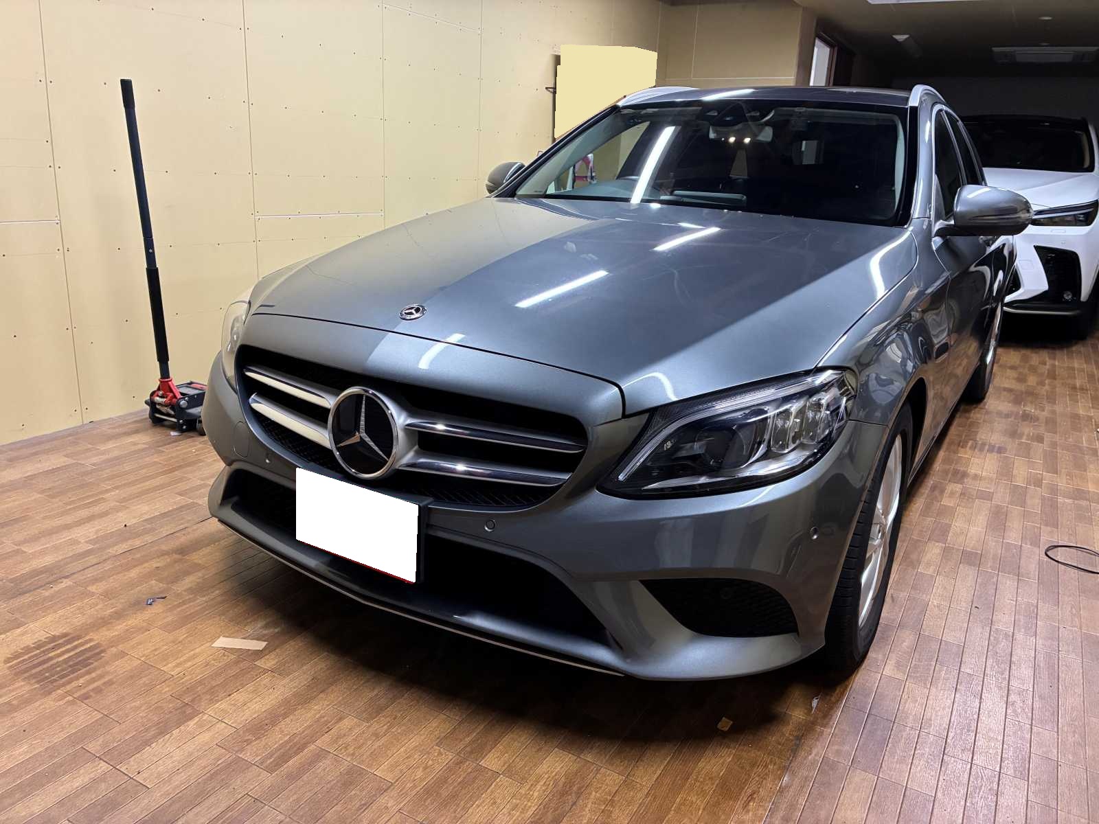 Mercedes Benz C-Class その他電装系取付ご依頼いただきました。