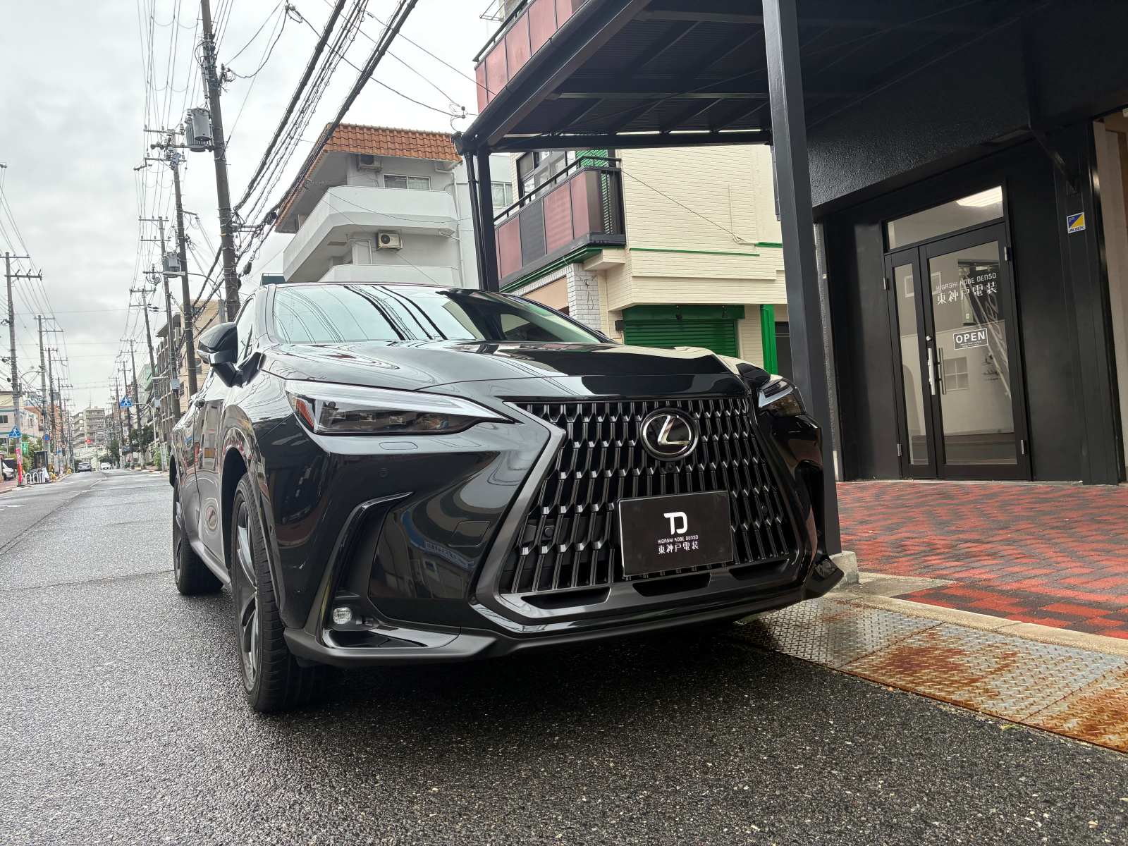 LEXUS NX350h その他電装系取付ご依頼いただきました。