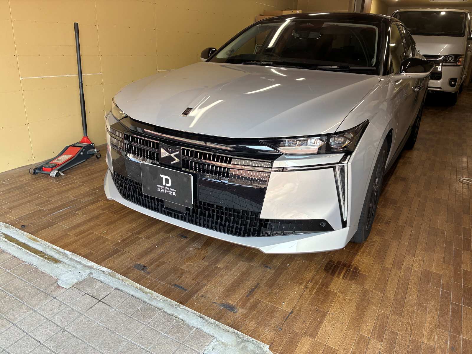 CITROEN DS4 その他電装系取付ご依頼いただきました。